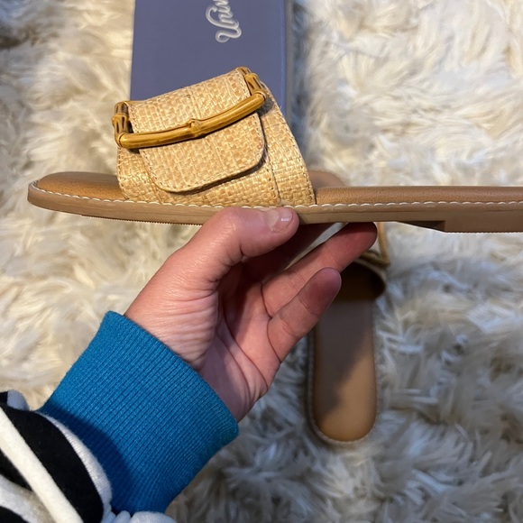Universal thread Raffia Slide Sandals in Tan - Picture 3 of 5
